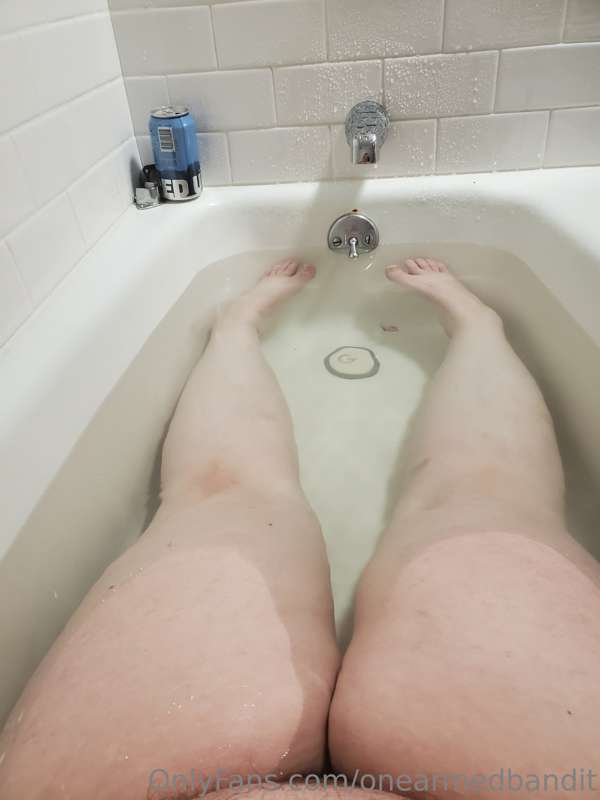 Enjoyed a nice bath tonight. Gotta love when the thighs are .. 3