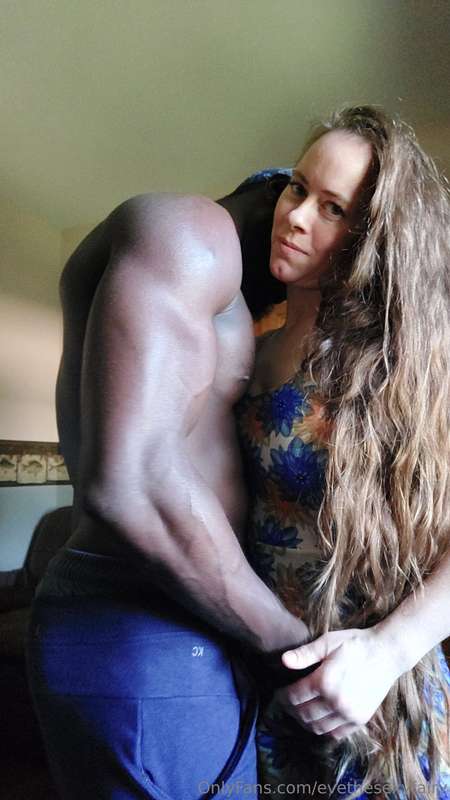 A new guy came over today (the guy from the party on Saturda.. 1