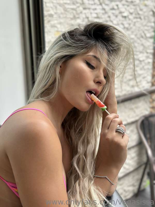 Only my VIPs will see how DELICIOUS my new set is 🍭🤭