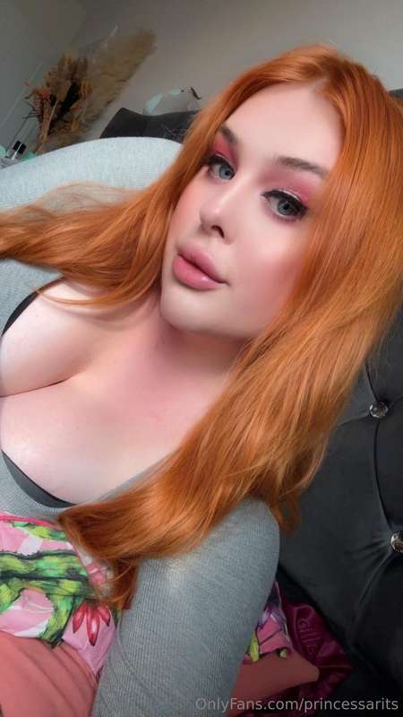 Fuck some cum all over my tits babe  4