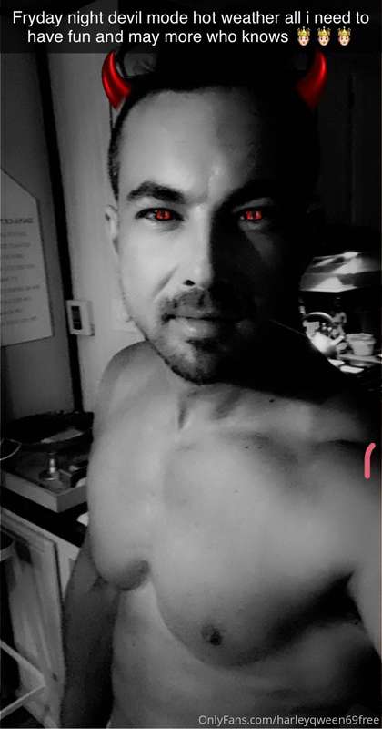 Fryday night horny and ready for all 😈😈😈 2