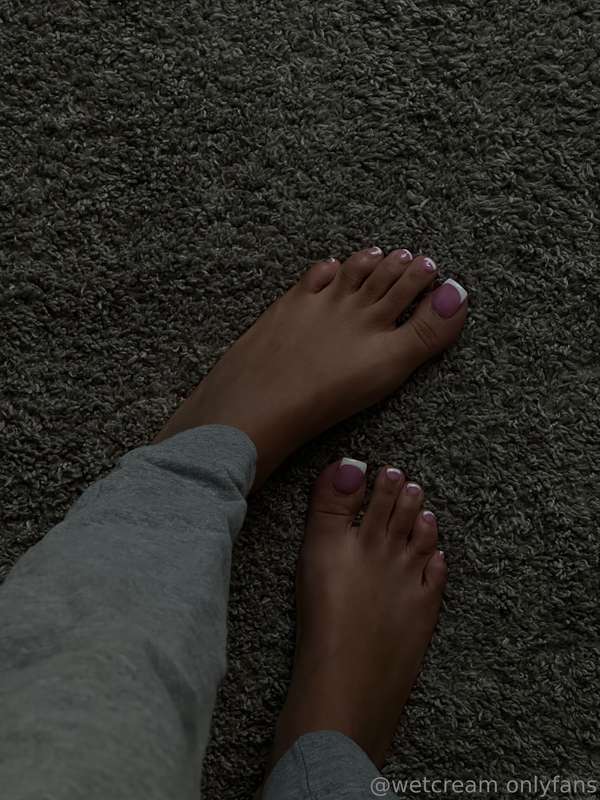 riding dildo & look at my new toes they pretty 💕💦💦🤤 4
