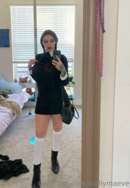 More Wednesday pics 🖤 1