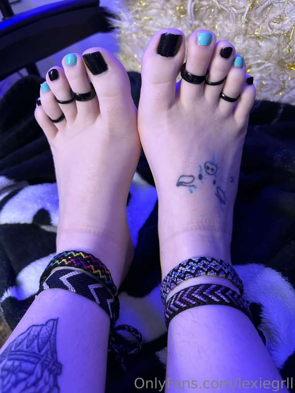 What I’m doing before bed. Thinking about getting my feet an.. 5