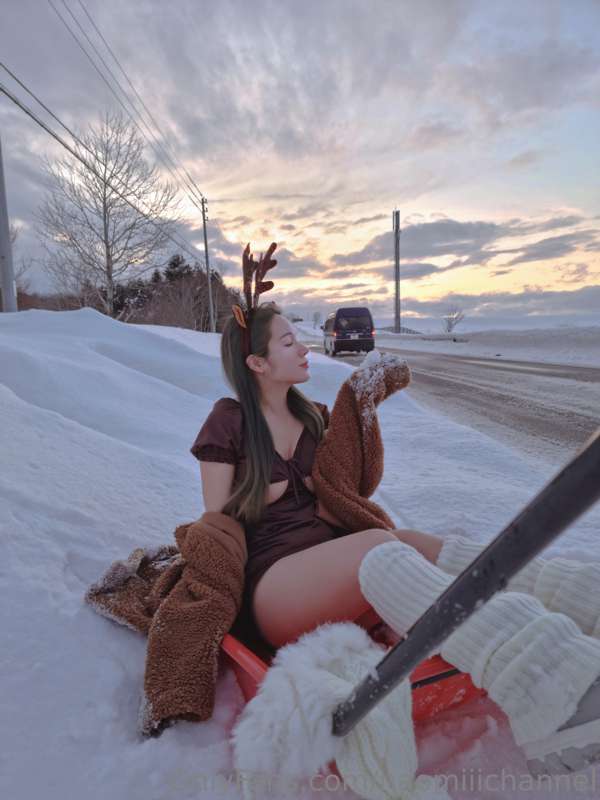 The reindeer can't move sleigh🦌💨❤️‍🔥
ソリを動かせないトナカイ🦌🔞🔞🔞 6