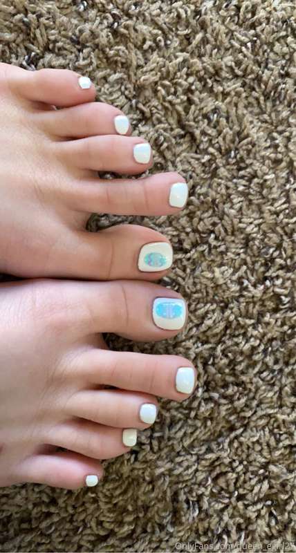 Easter toes 🐣 1