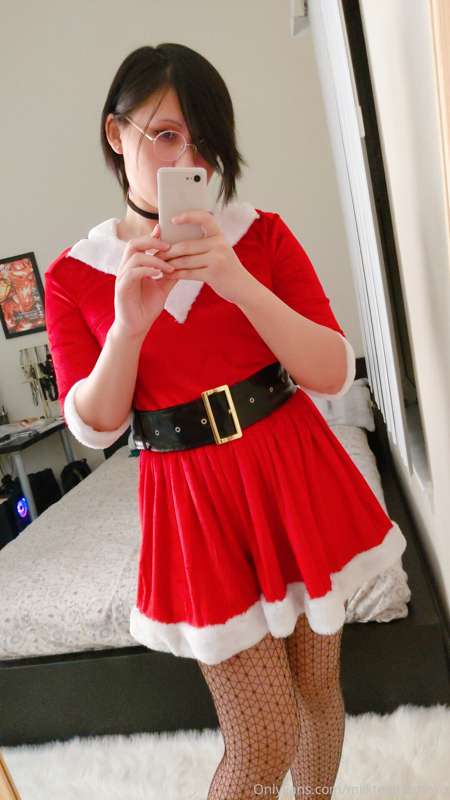 full set upload from last year, please enjoy while i hurry a.. 25