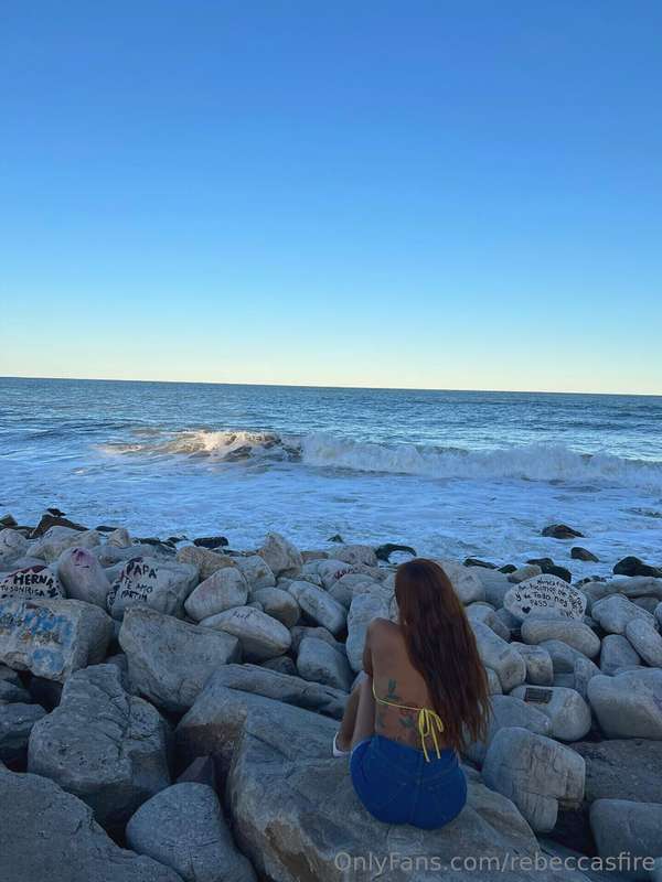 🌊I want to give you sunflowers, go to the beach and look for.. 1