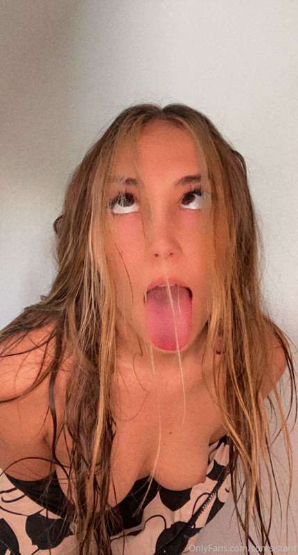 Begging for your cum daddy 🤪👅💦💦