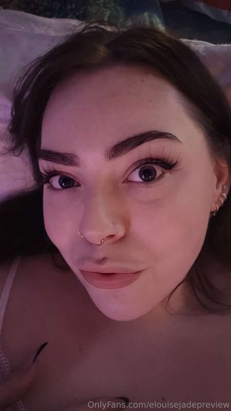 Late night selfies for you 💗✨️ 2