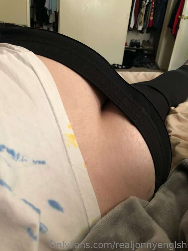 Why is my ass crack always out 😂😂😂