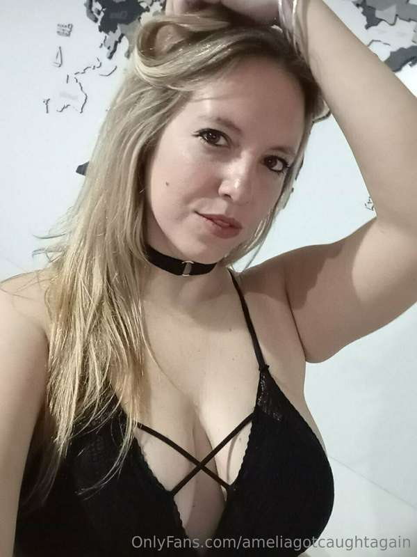 The alluring MILF sensation, Nicole, has graced the realms o.. 2