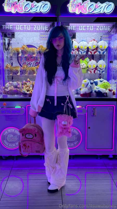 Went to the arcade on my birthday 🥳 Took a couple of cute pi.. 9