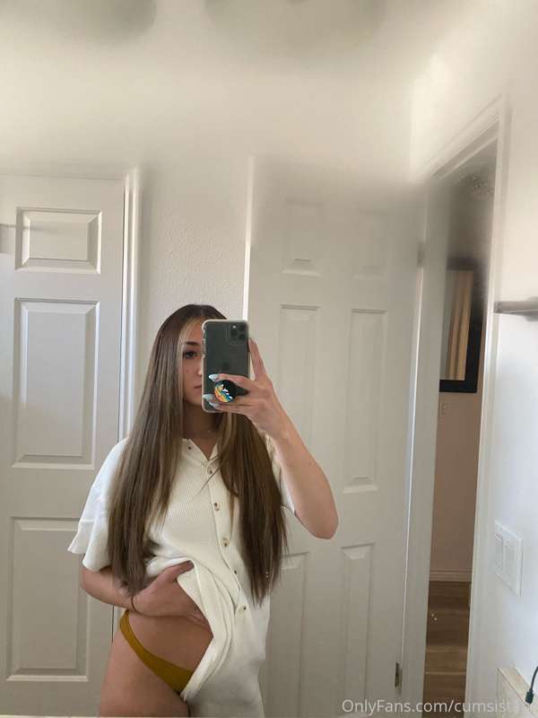 Unbutton my clothes then make me your lil slut 🍆💦😈