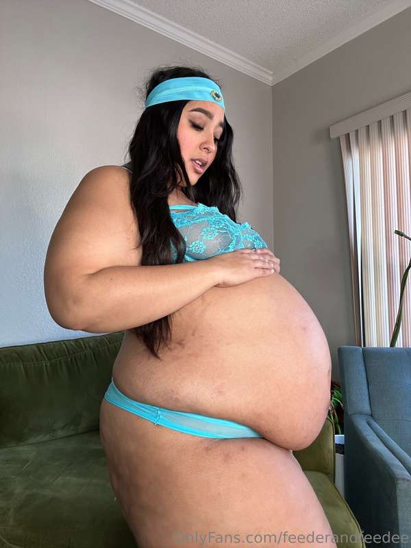Alright who knocked up princess Jasmine? (It’s never to earl.. 1