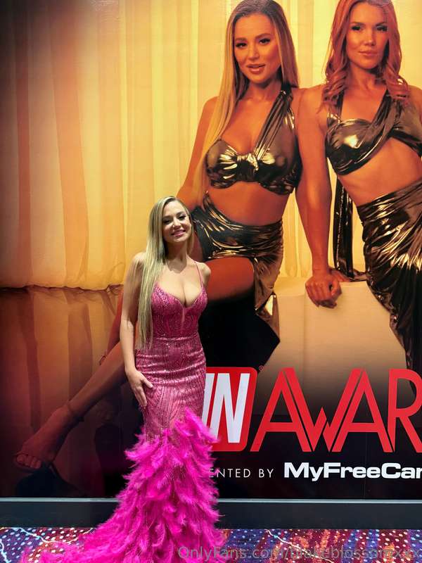 AVN 2025 ✨🏆Day 4 Wearing the Pink Flamingo Gown 2