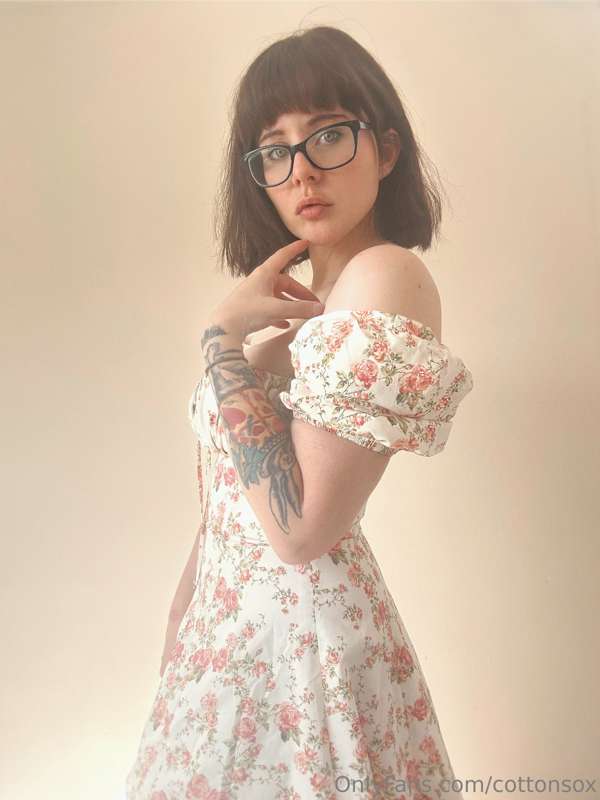 I got a new dress. I don't remember buying it (and I have to.. 5