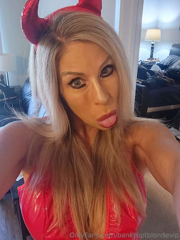 Happy Halloween 🎃 🤪 👹🎃🖤
