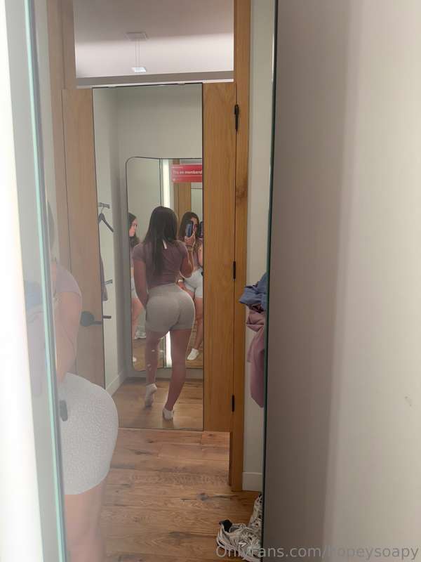 I'm sure you want a closer look. DM me! 🍑