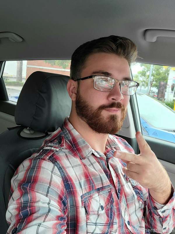 Hey babes. Hope you like the new haircut 😏