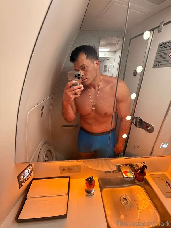 Having a little too much fun on the plane 😈😈😈