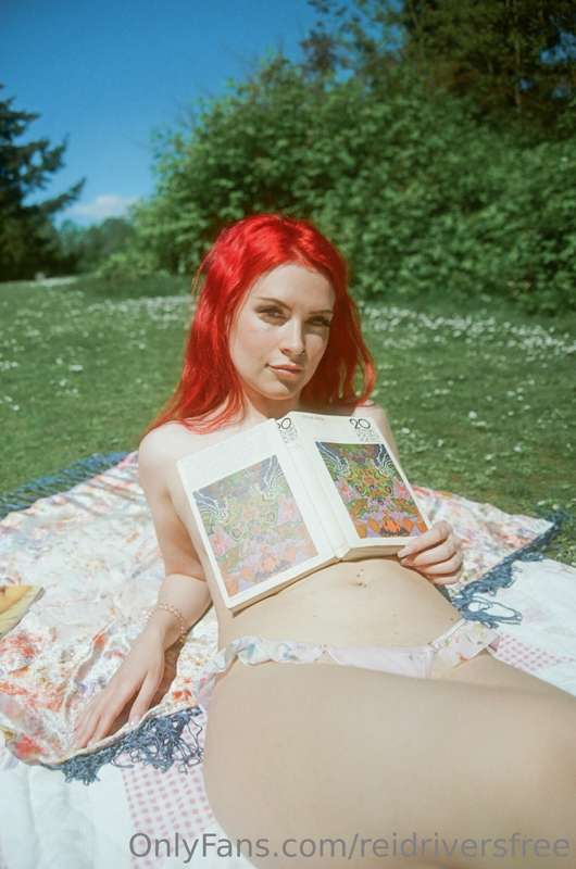 I'm seeing lots of naughty fun with a redhead in your future.. 5