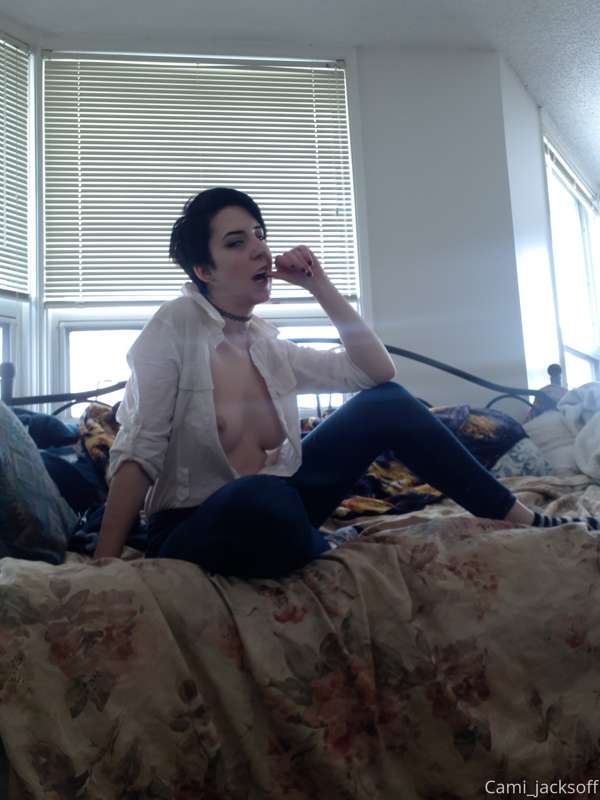 Ootd (tits out of course) from yesterday 😘


I love getting .. 19