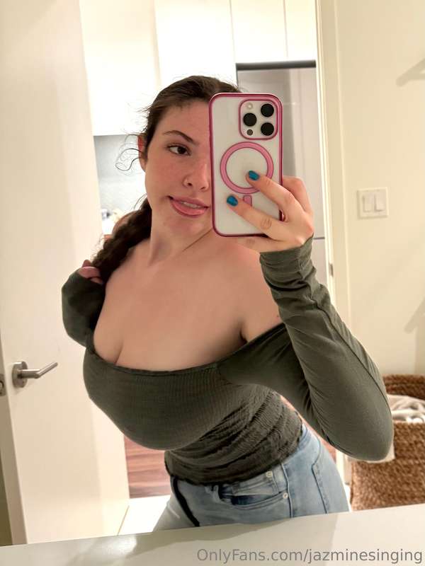 Little photo shoot for you guys before I sleep☺️🥰 sleep well.. 3