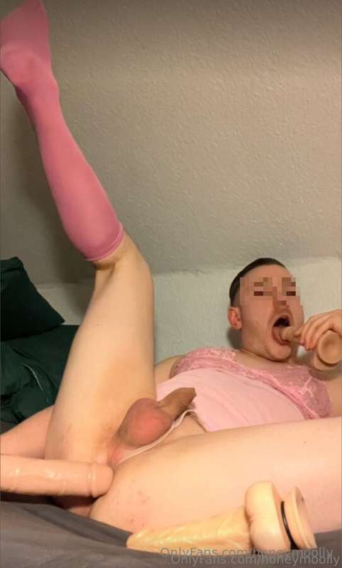 He's Chris, 25 GermanHe love wearing girls stuff and fuck hi.. 1