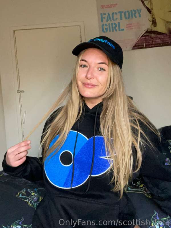 Can u guess who sent me the hoody and cap??? 2