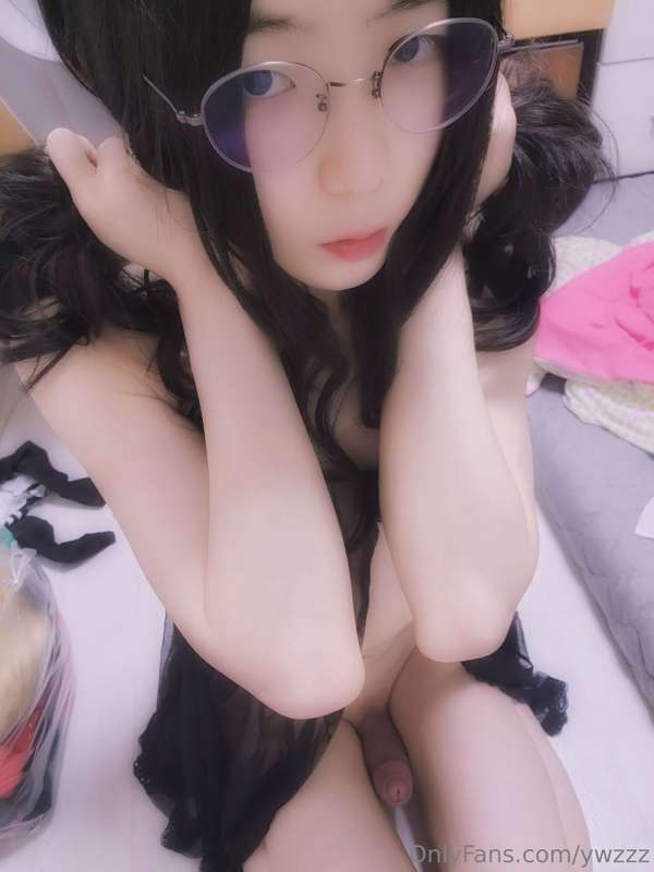 Sometimes I want to be fucked by a big, smelly cock😳 9