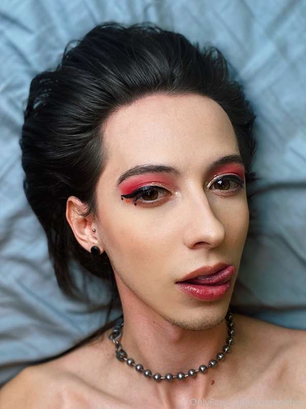 Morning, guys  🥱 
What do you think about this look ? 2