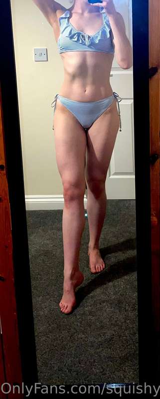 Strong legs - perfect for keeping your ears warm 👅