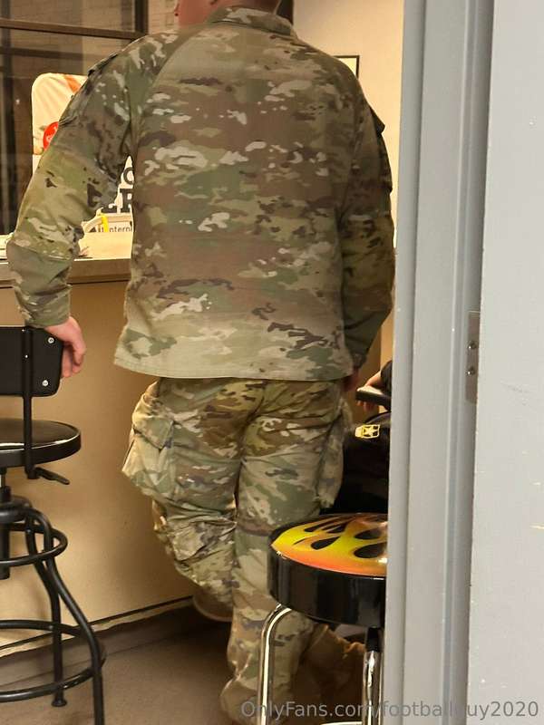 Me jerking and soldiers being soldiers! 29