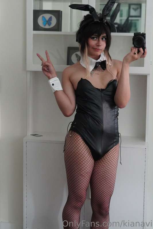 Hiyaaaaa!! Here are the rest of the bunny pics I took from y.. 11