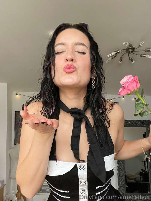 Happy Valentine’s Day, wie verbringst du deinen Tag heute? 😇.. 3