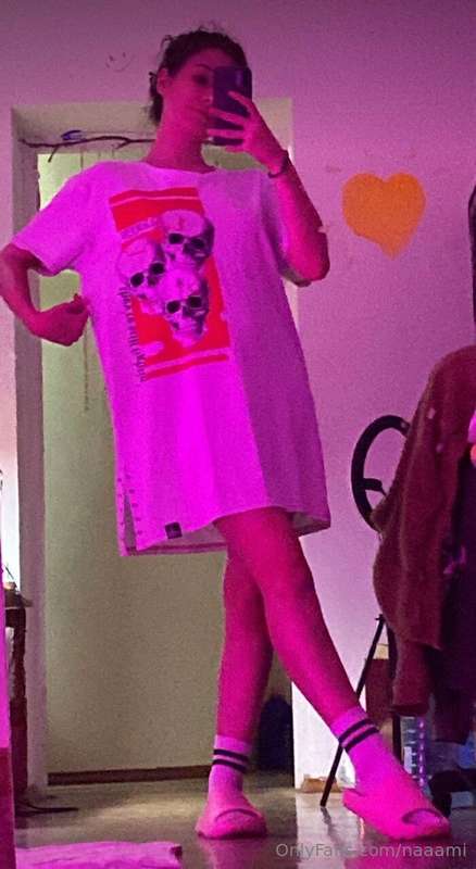 dance in my neon...😏

@naaami