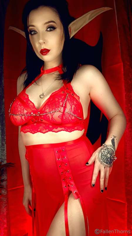 Fallenthorns - Onlyfans - 14 May, 2025