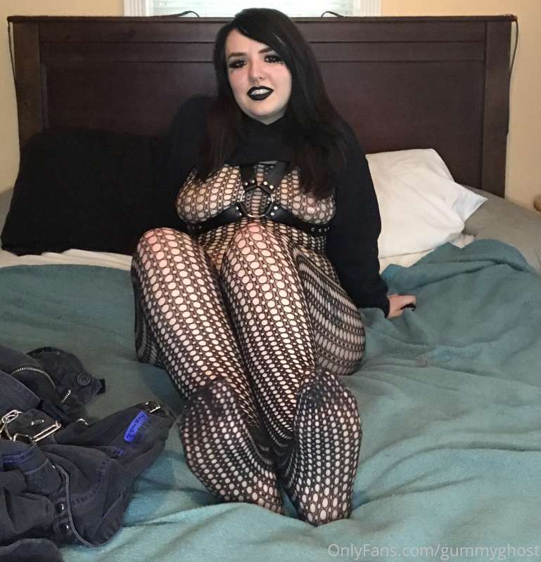 What happens when you get your goth gf home 🥀 37