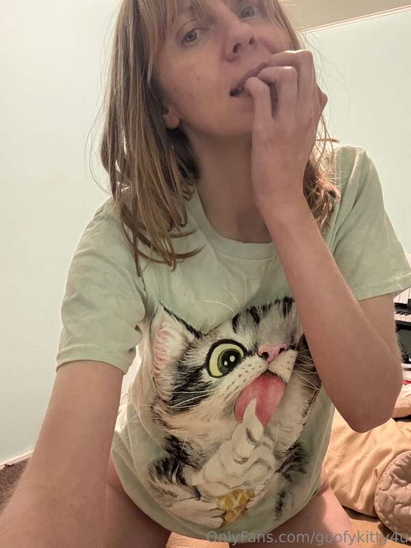 Someone wanted pix in cat shirt 4