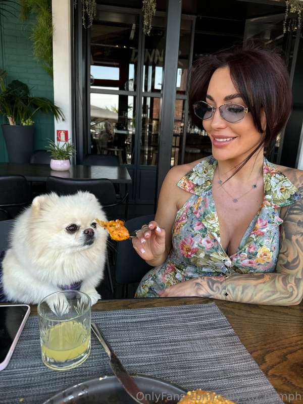 My favorite café date always wags his tail 🐾Nothing better t..