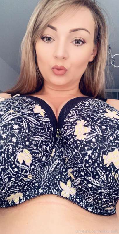 I think i need to go shopping new bras soon!Would you like o.. 1