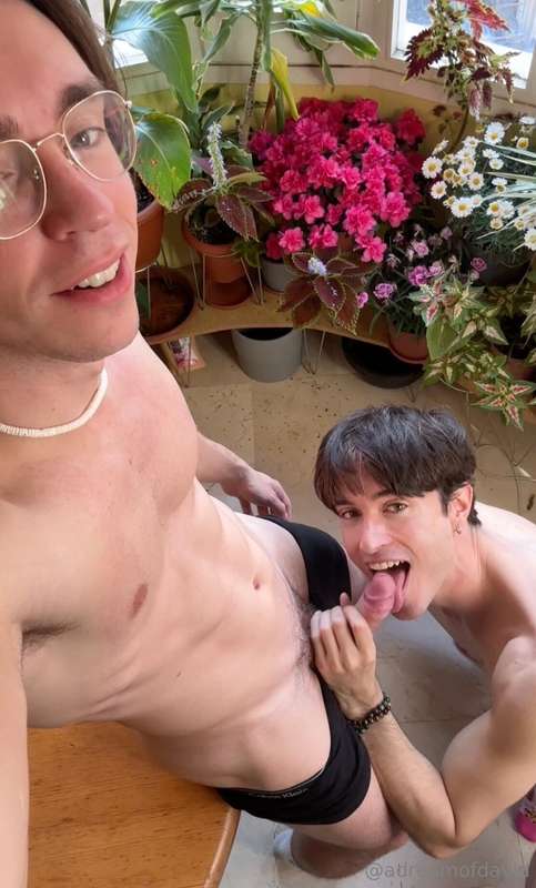 I got fucked by this french hottie recently 🙈 wanna see more..