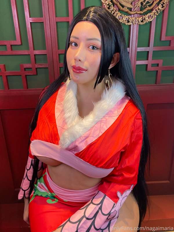 Boa Hancock😍 Who's my rufie?😍😍


Today is special day!!!all .. 23