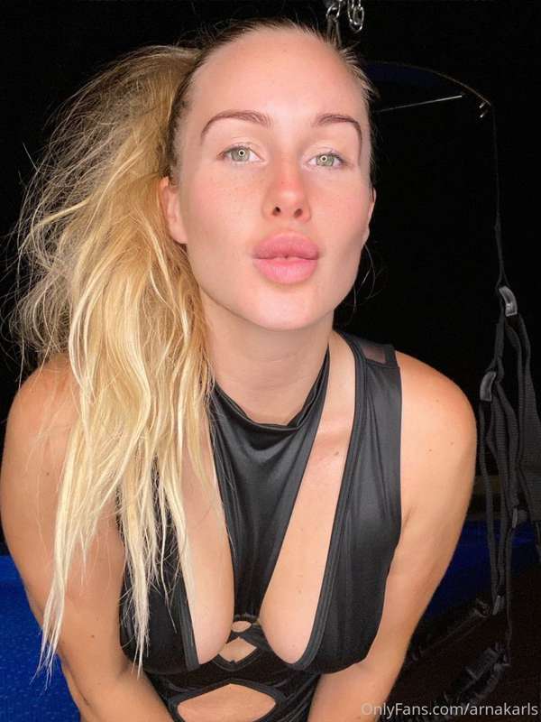 Kisses on your dick 💋♥️