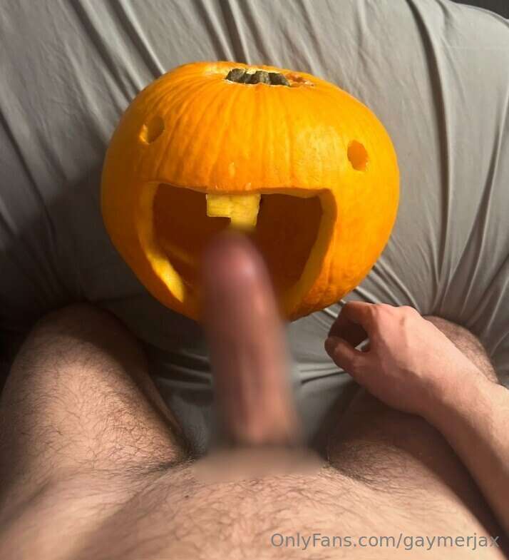 MY HALLOWEEN VIDEO IS HERE 😈😈 this tight wet pumpkin hole ma.. 2