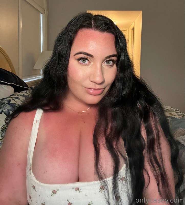 29 trips around the sun 🥳 cheers to my fattest birthday yet! 3