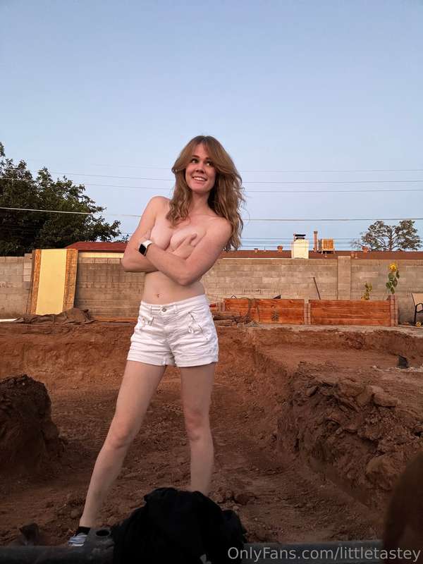 I’m finally back from Utah and today construction has starte.. 3