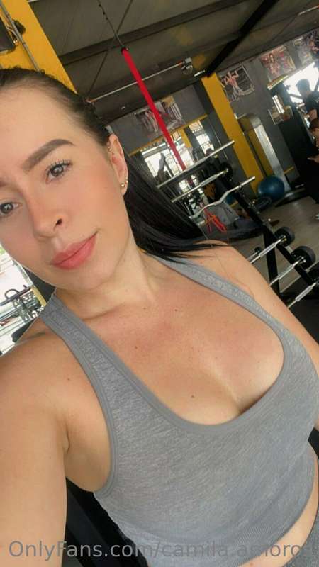 Time to sweat and work out 🥵 should I work out more my thigh..