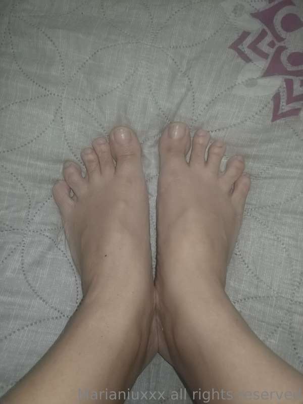 Goddess feet. Pies de diosa.